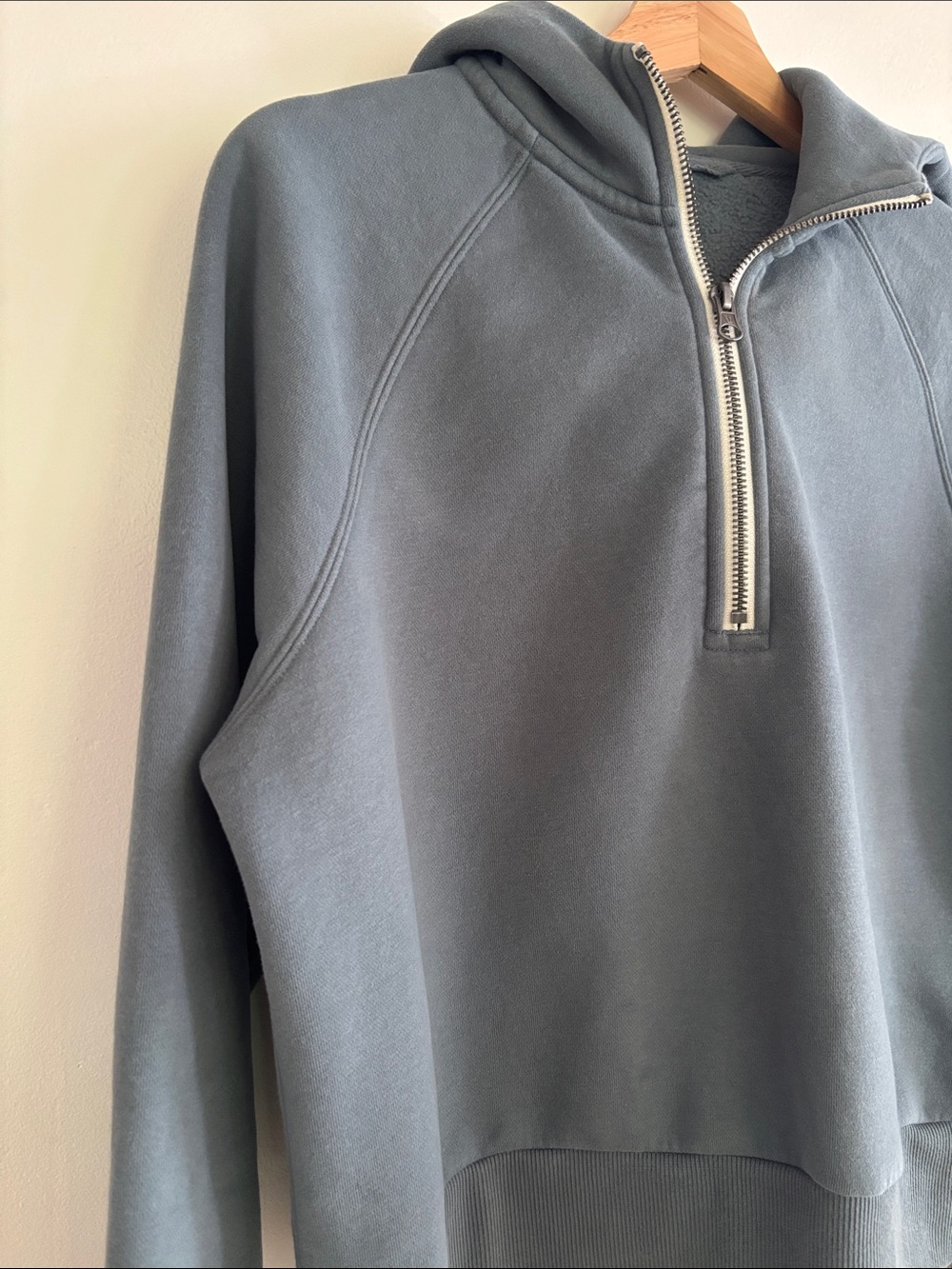 Vuori Women’s Blue Half-Zip Pullover Hoodie Sweatshirt small - Picture 6 of 8